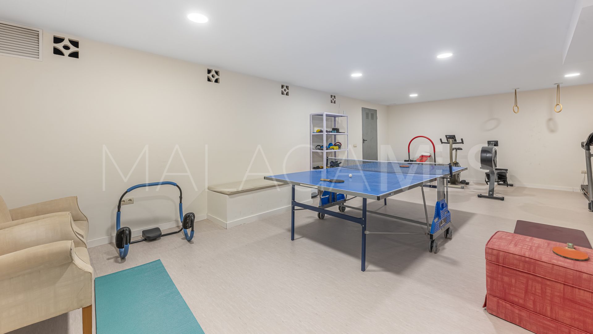 Villa for sale in El Herrojo