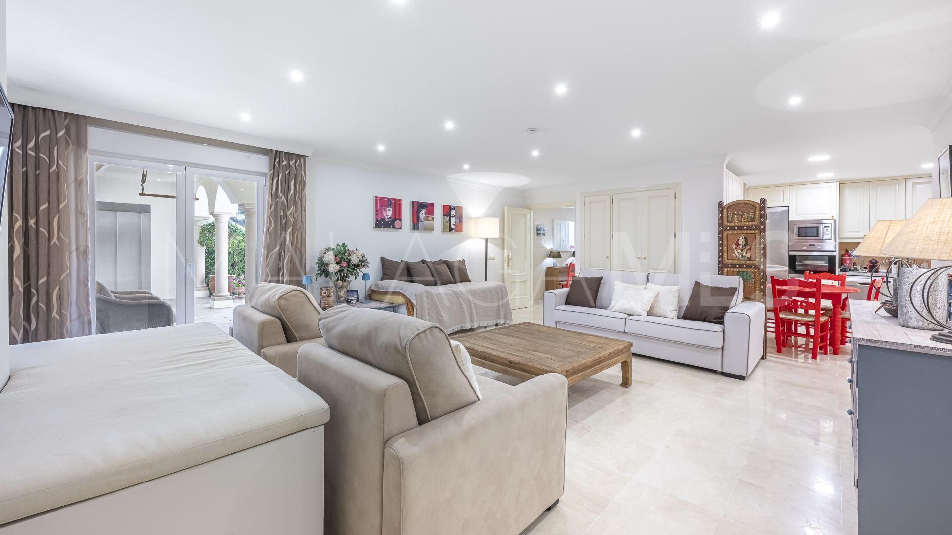 Villa for sale in El Herrojo