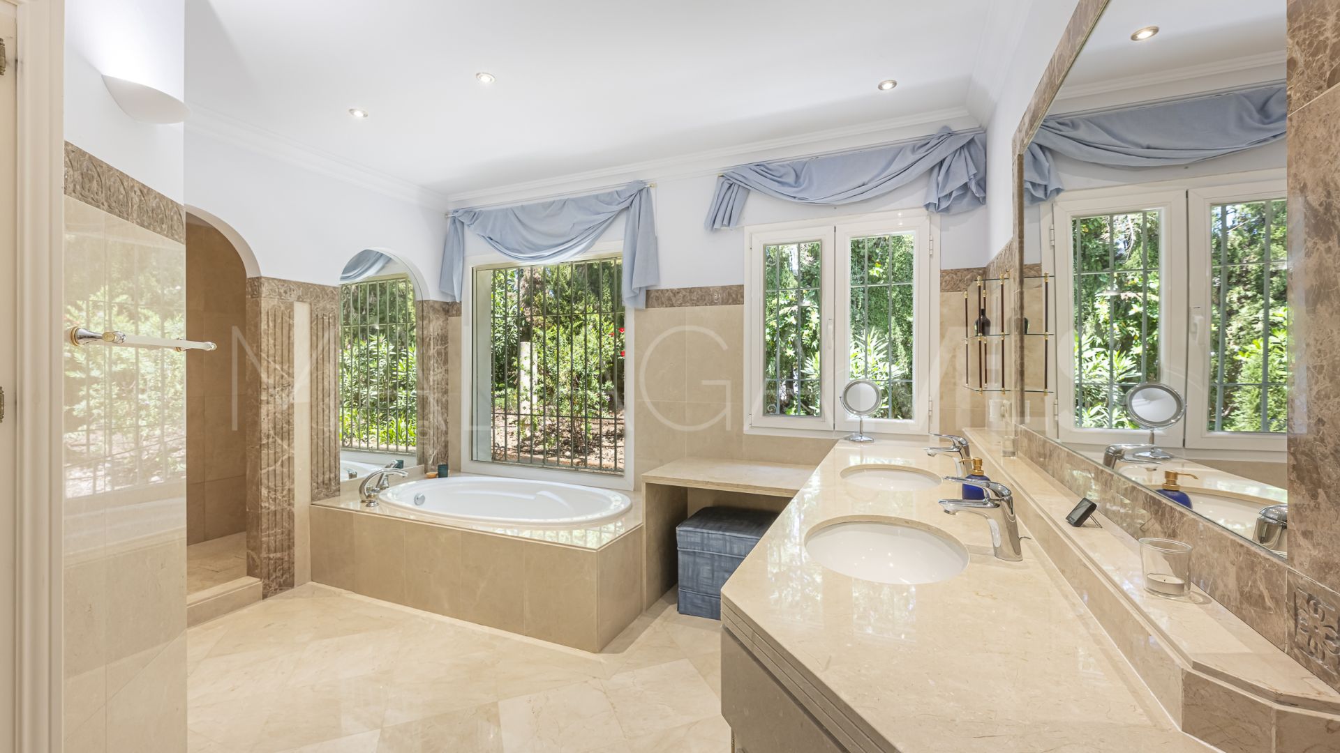 Villa for sale in El Herrojo