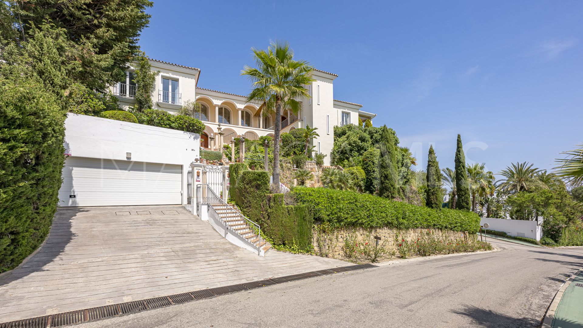 Villa for sale in El Herrojo