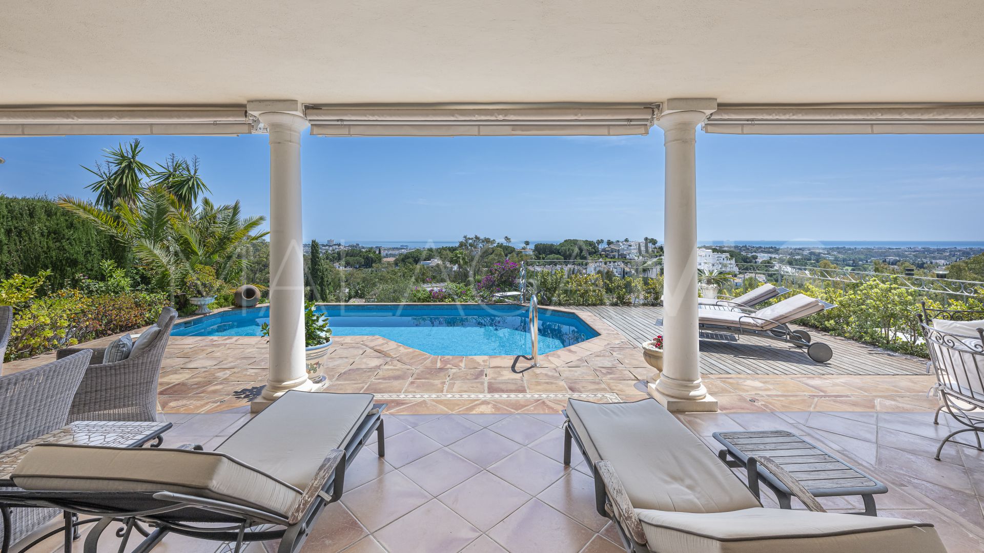 Villa for sale in El Herrojo
