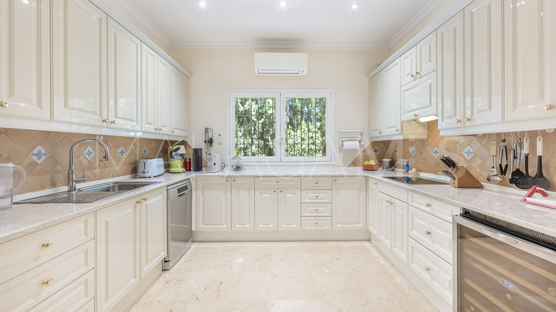 Villa for sale in El Herrojo