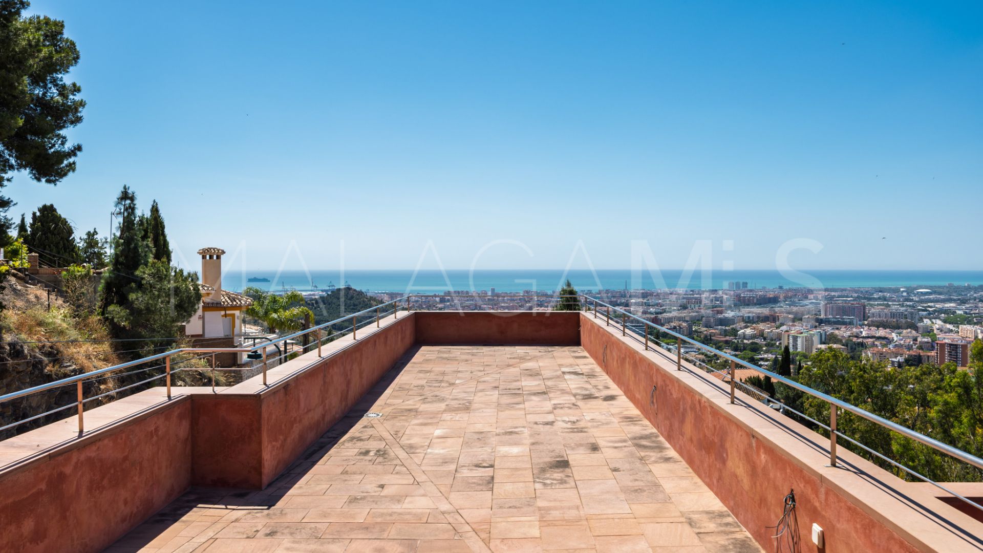 Villa for sale in El Atabal