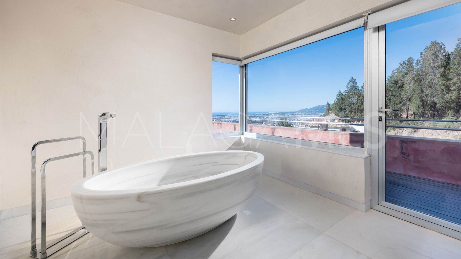 Villa for sale in El Atabal