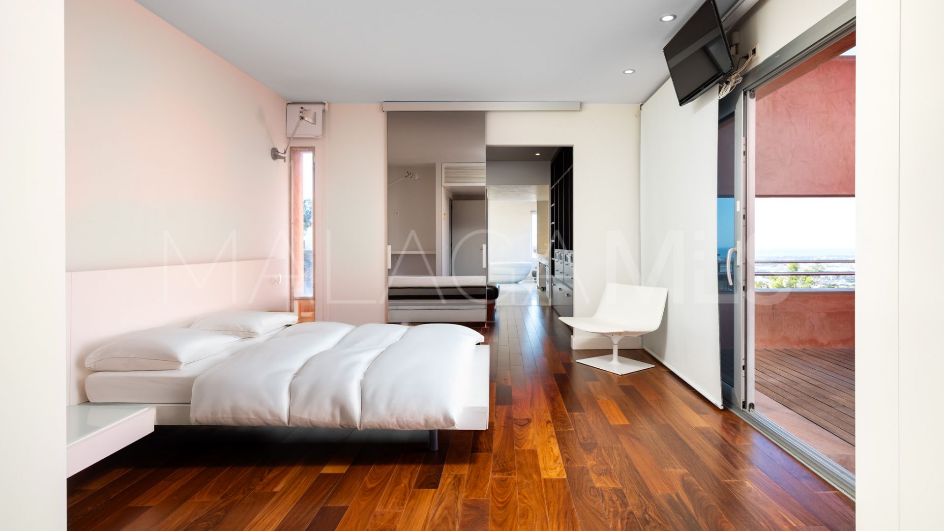 Villa for sale in El Atabal