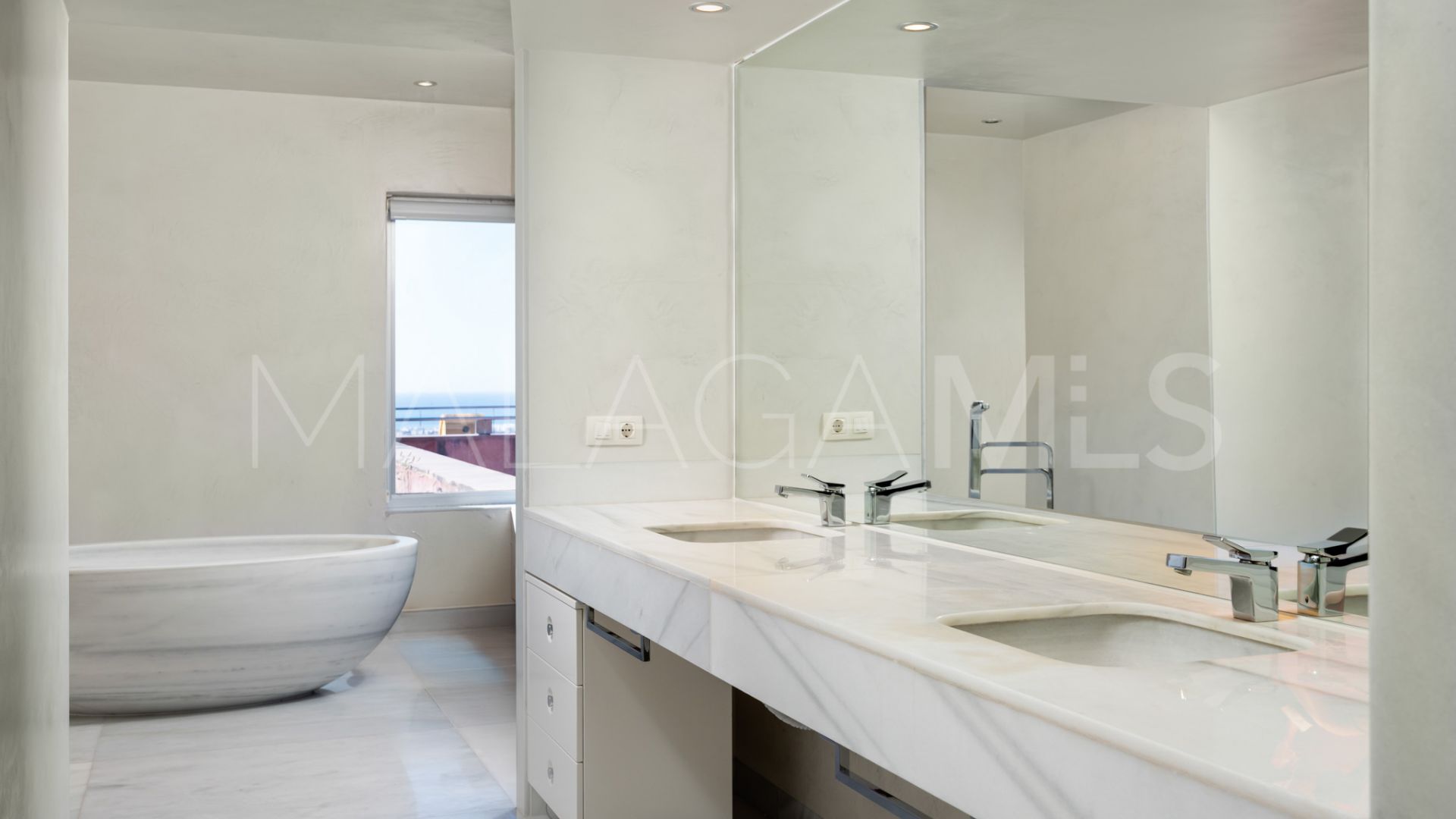 Villa for sale in El Atabal