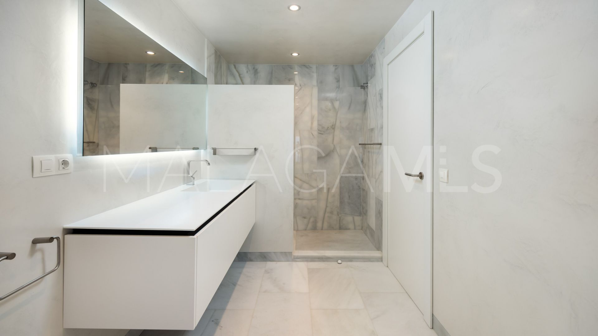 Villa for sale in El Atabal