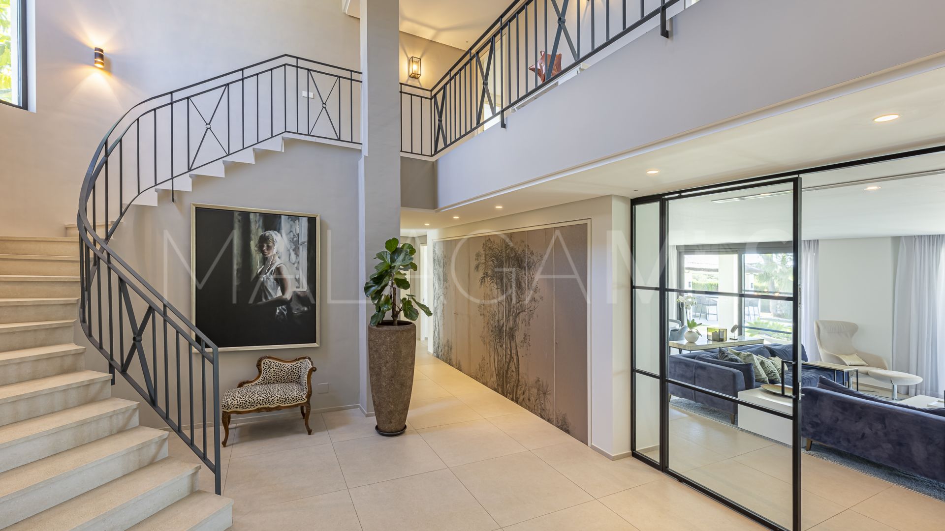 Villa for sale in Elviria