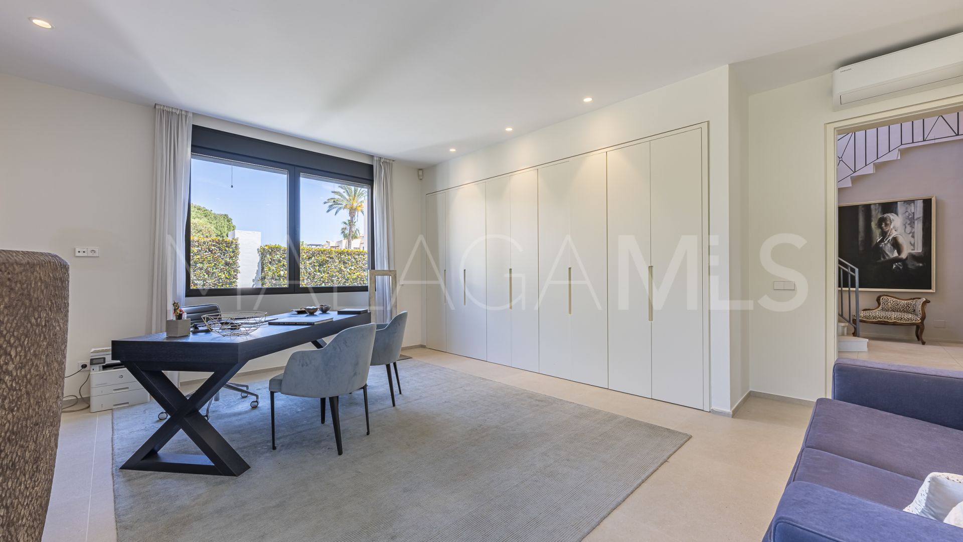 Villa for sale in Elviria