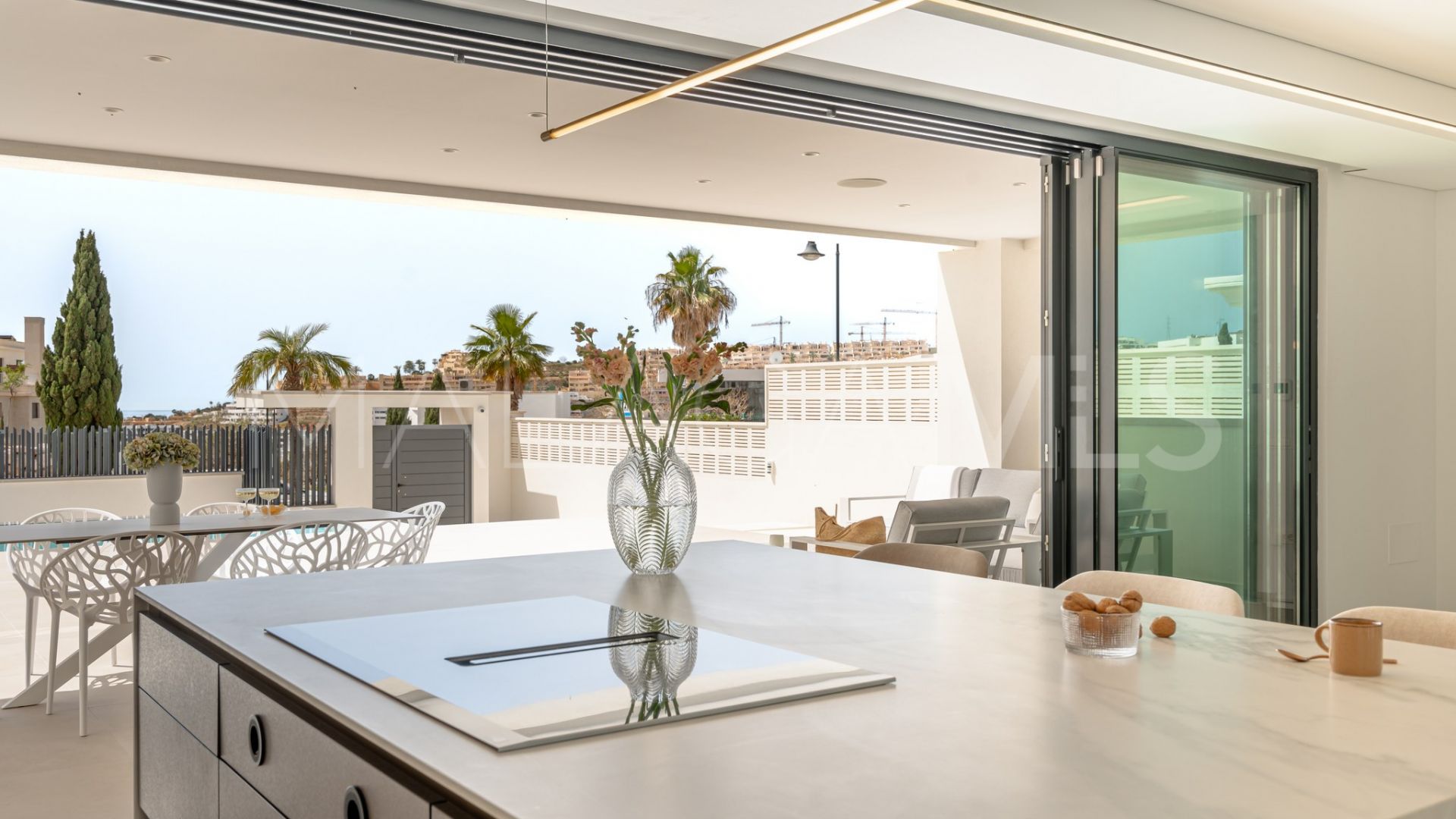 Buy villa with 4 bedrooms in Mijas Costa