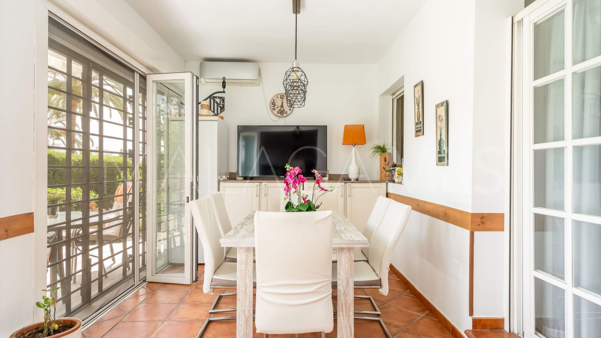 Apartamento planta baja for sale with 3 bedrooms in Nueva Andalucia