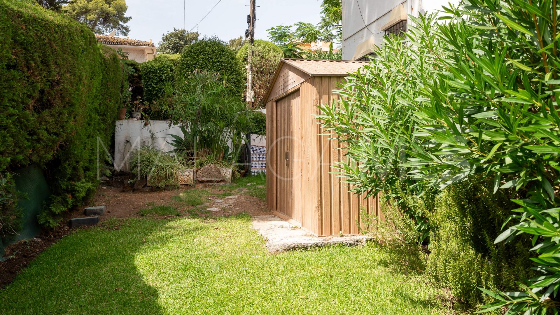Apartamento planta baja for sale with 3 bedrooms in Nueva Andalucia
