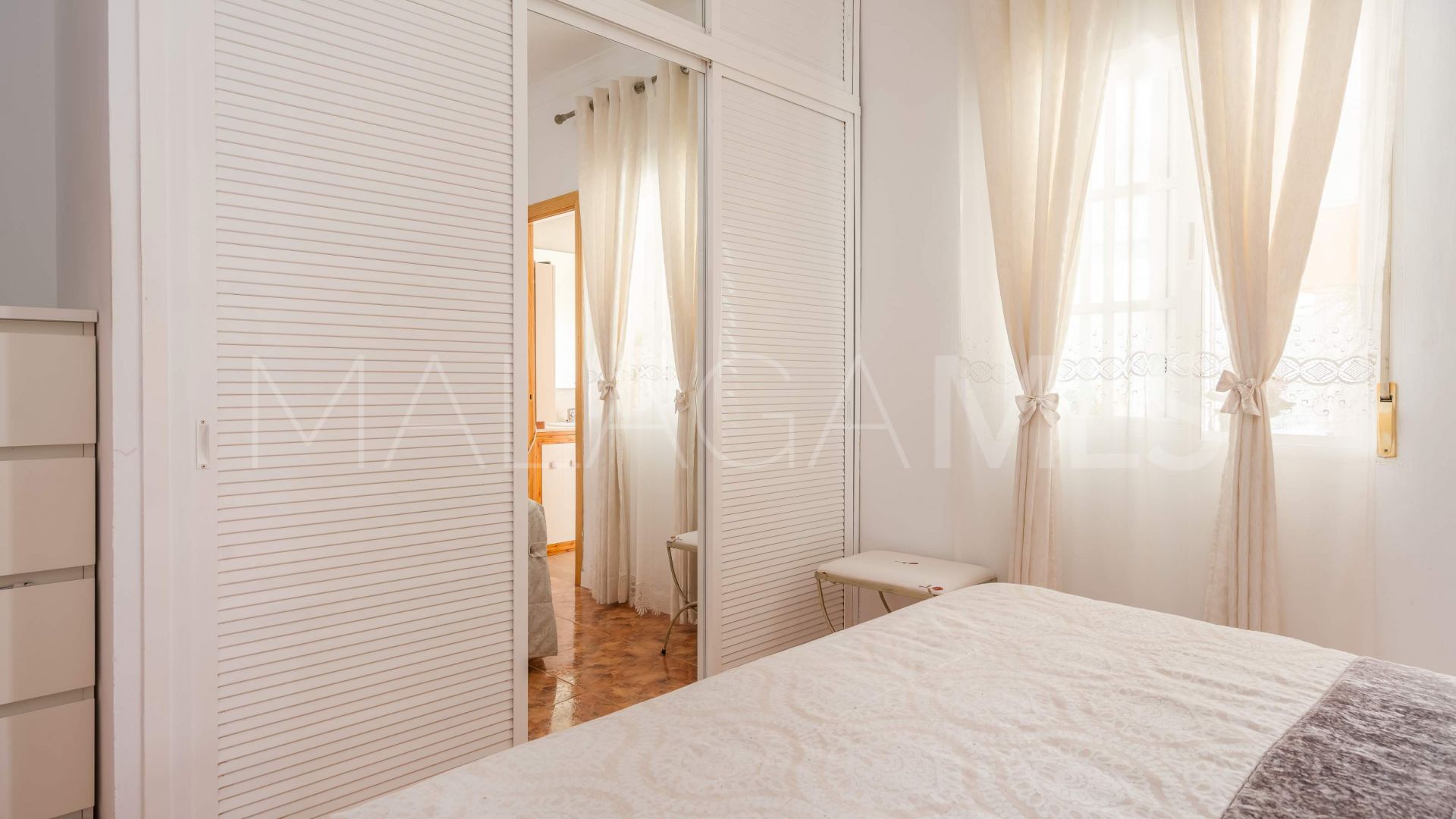 Apartamento planta baja for sale with 3 bedrooms in Nueva Andalucia