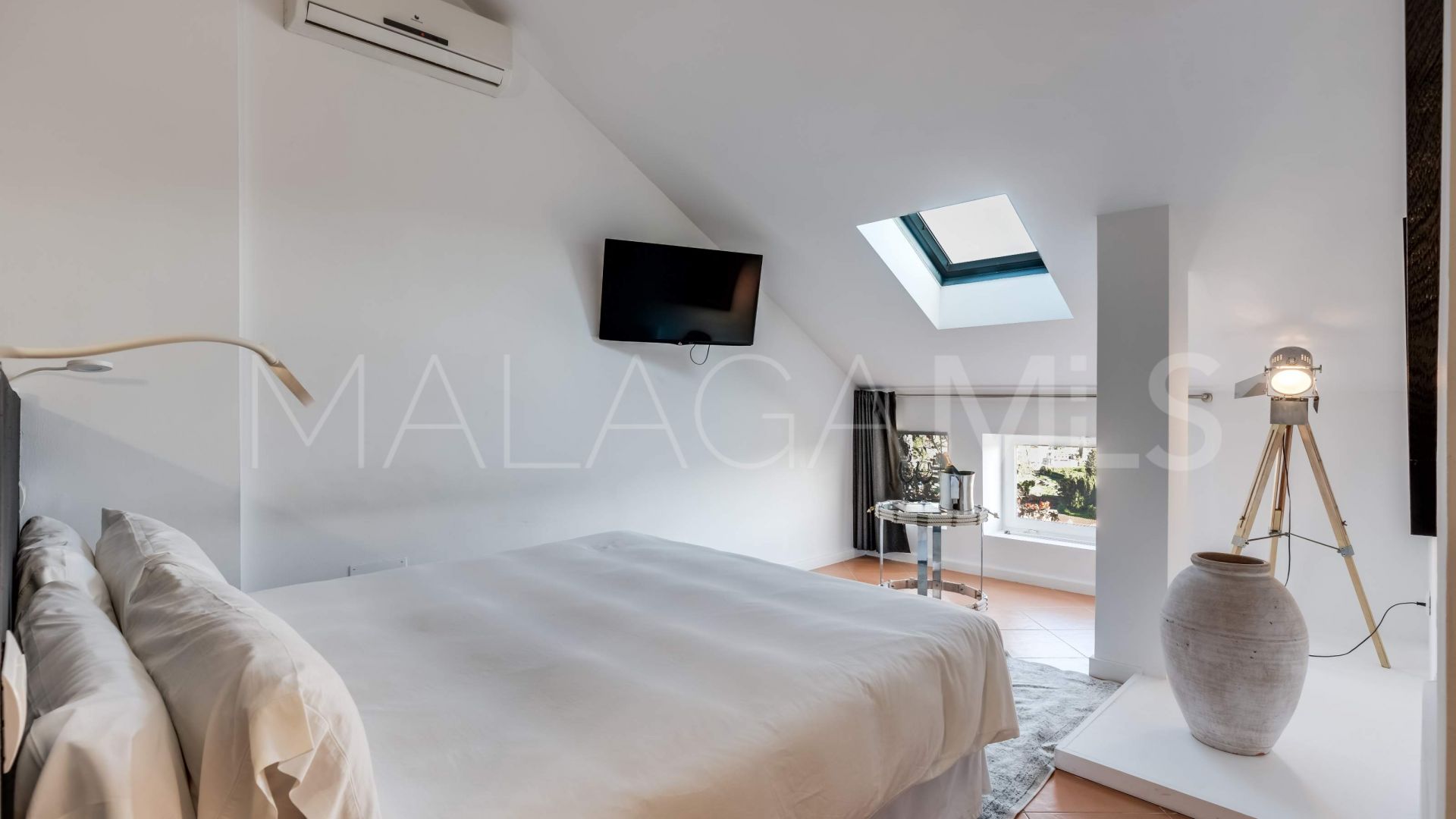Duplex penthouse for sale in Nueva Andalucia