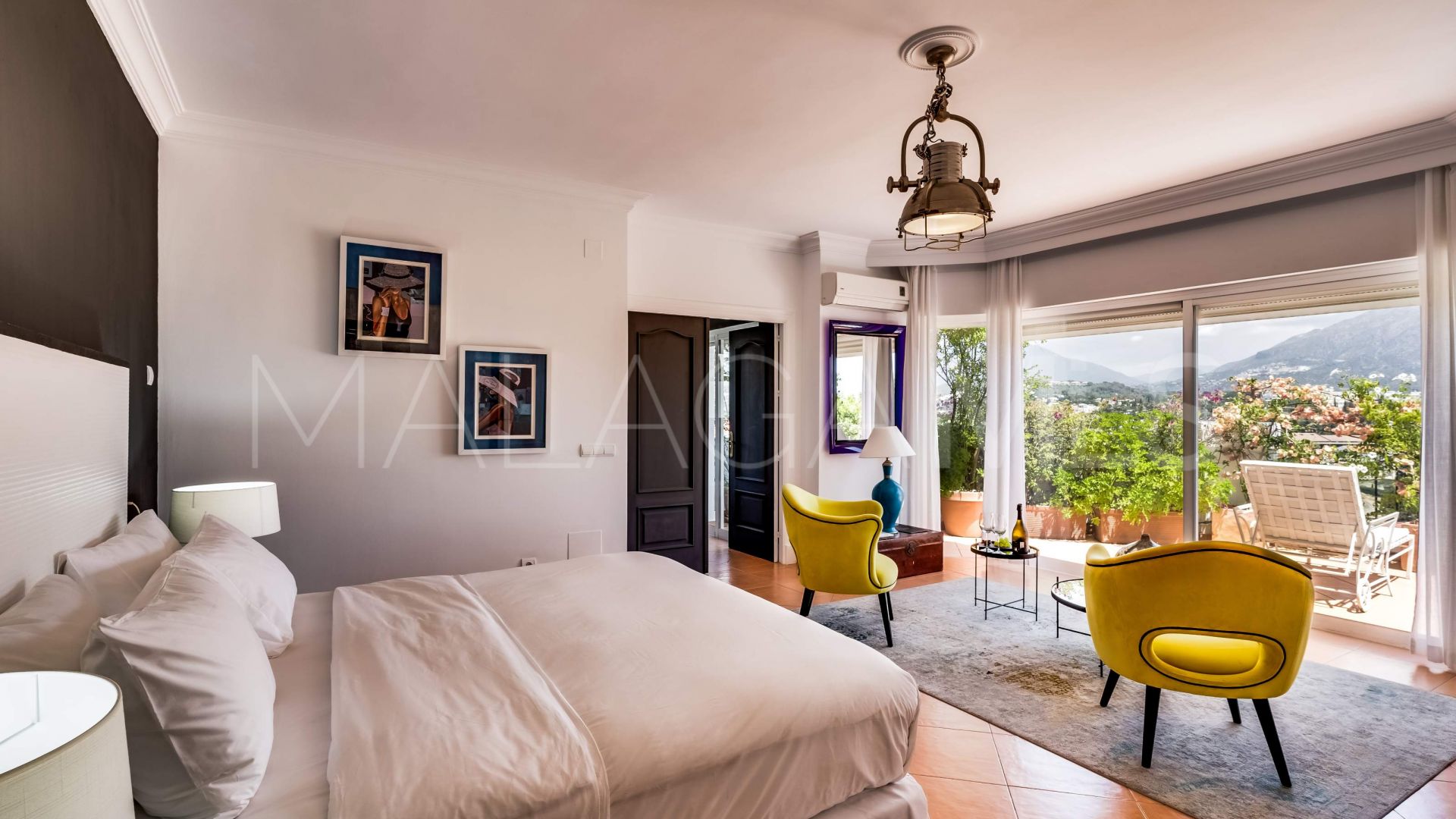 Duplex penthouse for sale in Nueva Andalucia