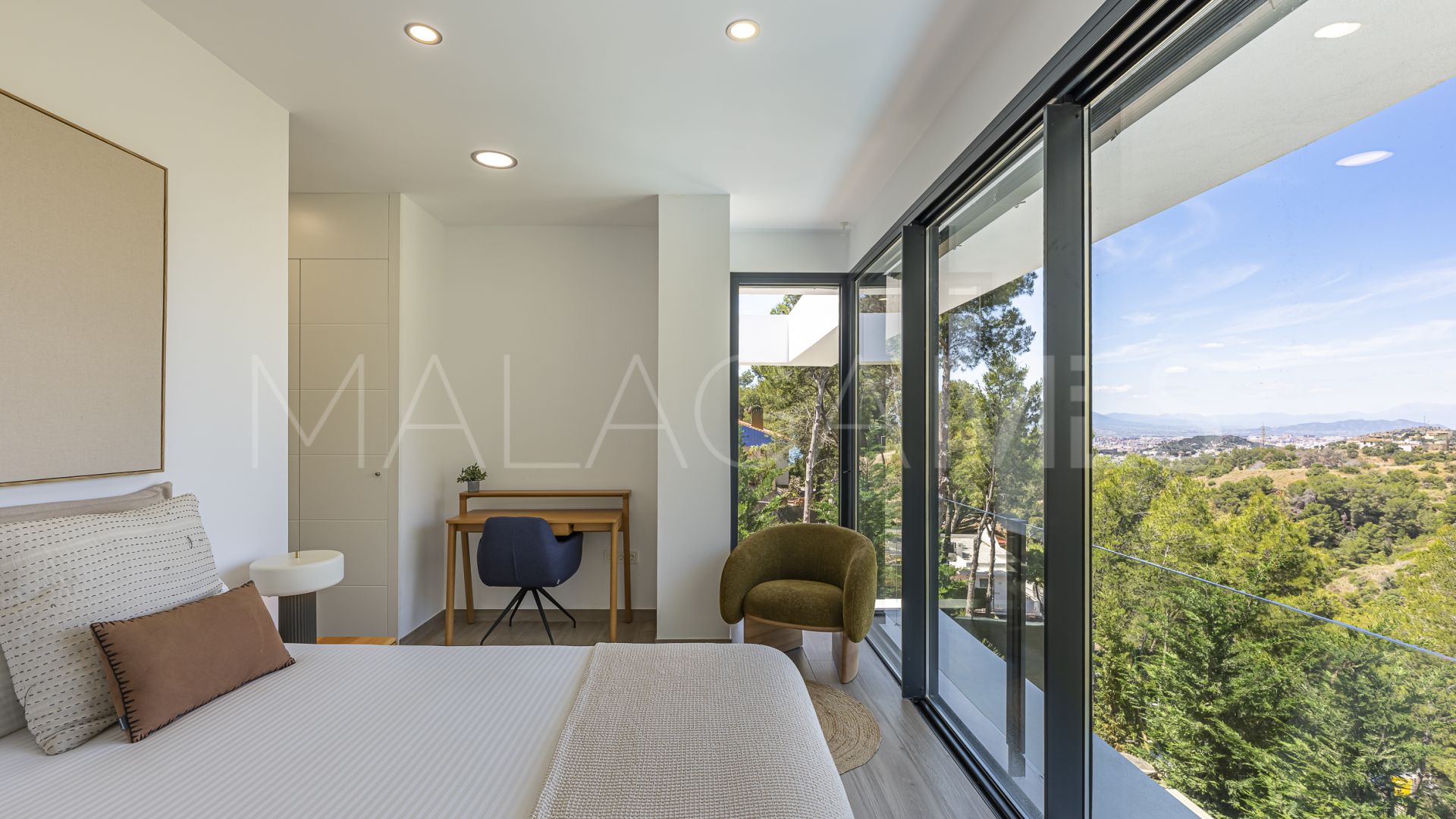 Villa for sale in Pinares de San Antón