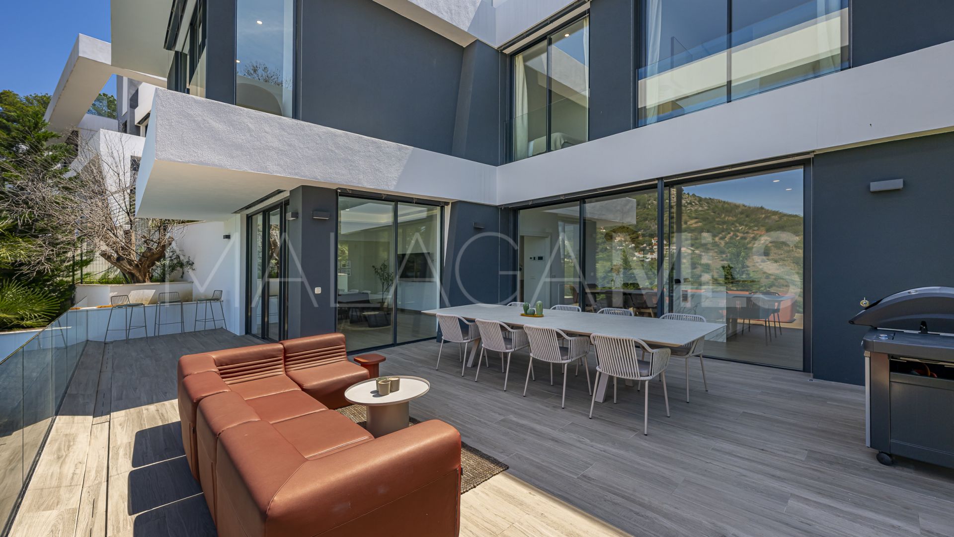 Villa for sale in Pinares de San Antón