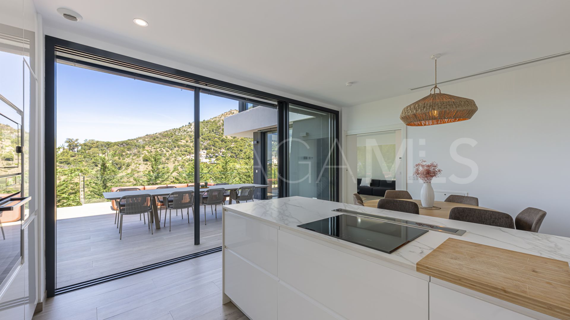 Villa for sale in Pinares de San Antón