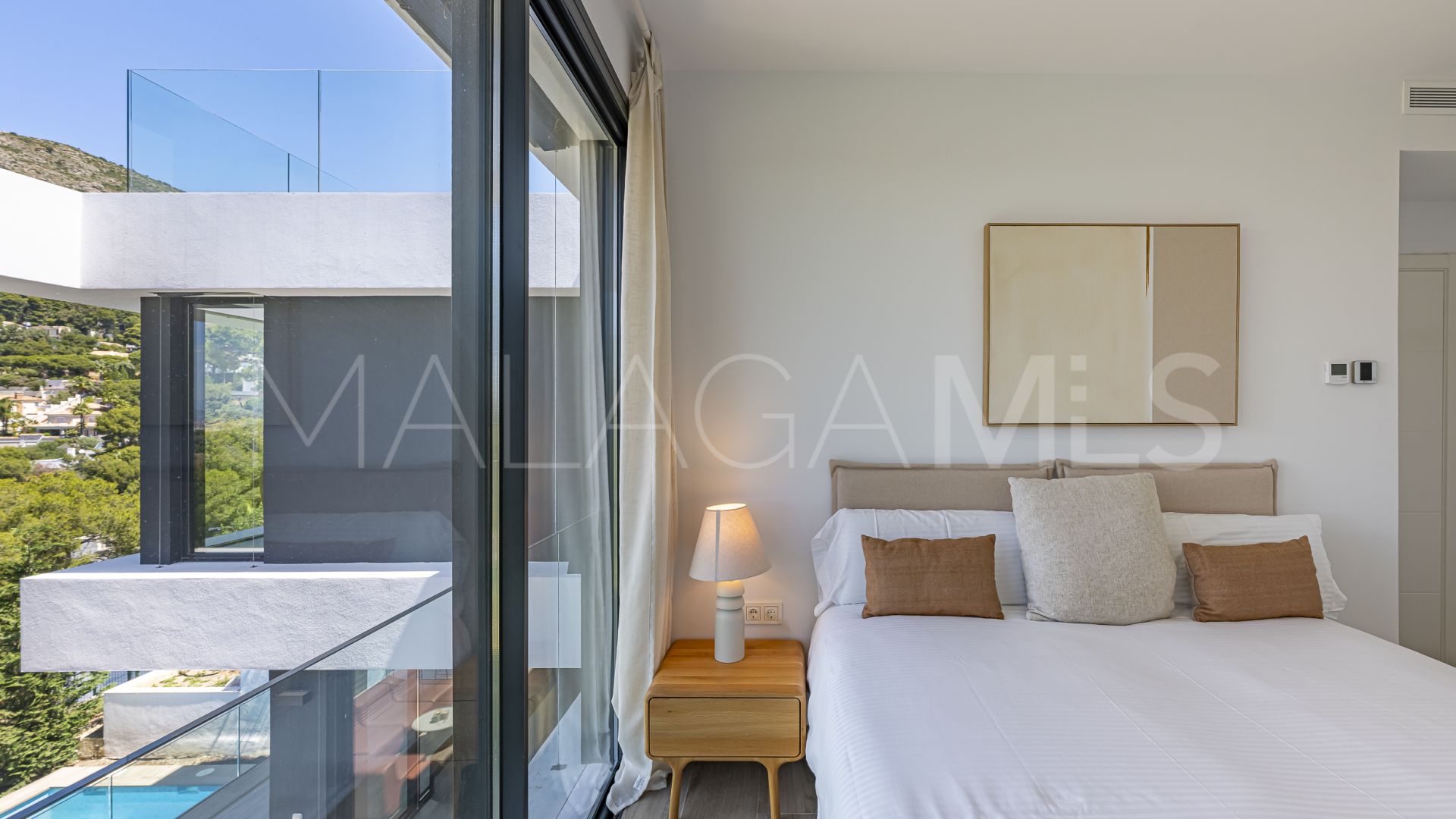 Villa for sale in Pinares de San Antón