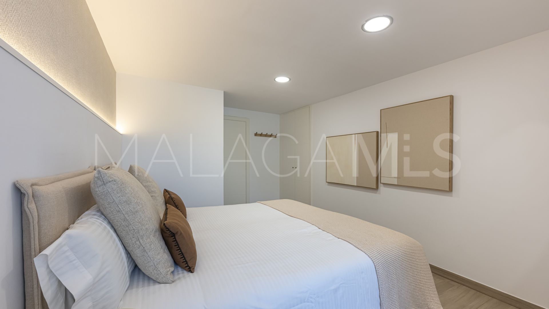 Villa for sale in Pinares de San Antón