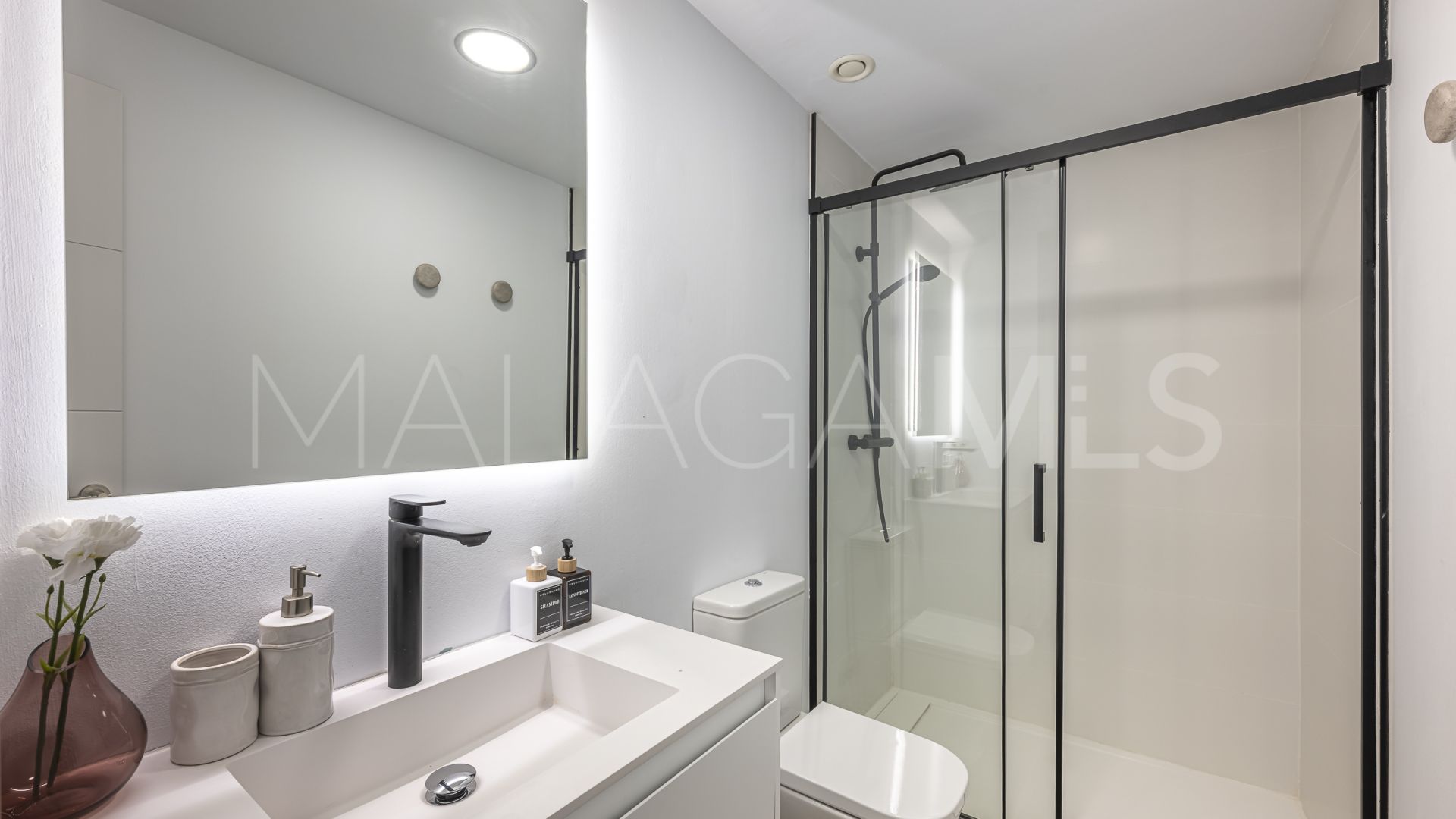 Villa for sale in Pinares de San Antón