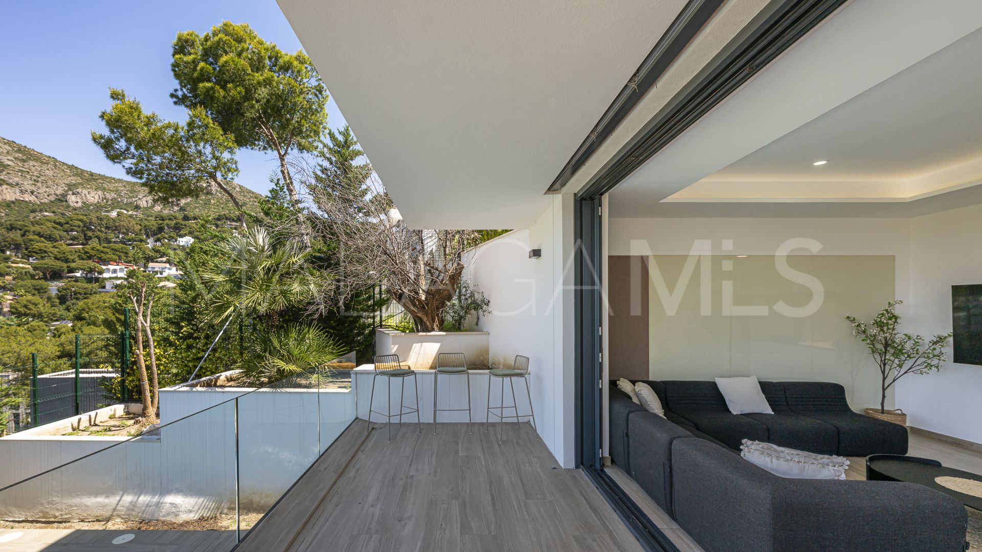 Villa for sale in Pinares de San Antón