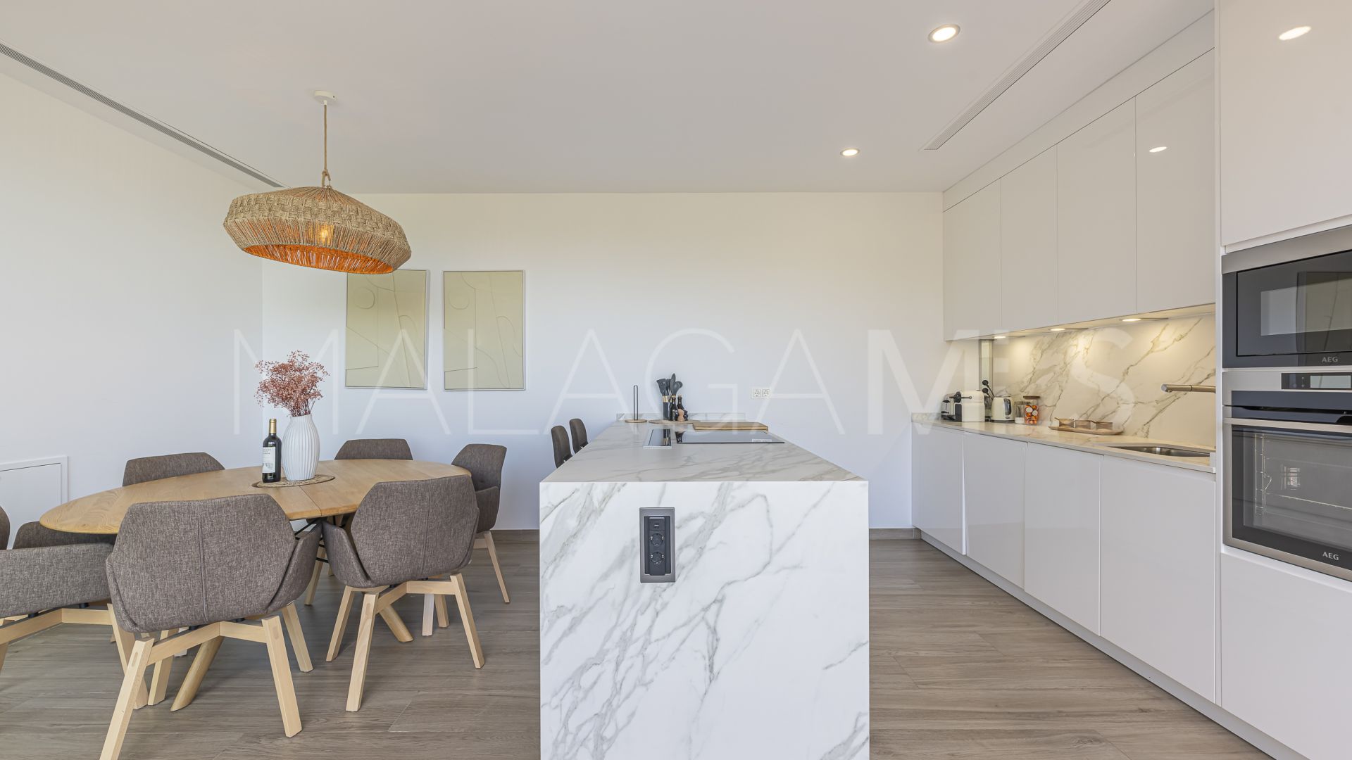 Villa for sale in Pinares de San Antón