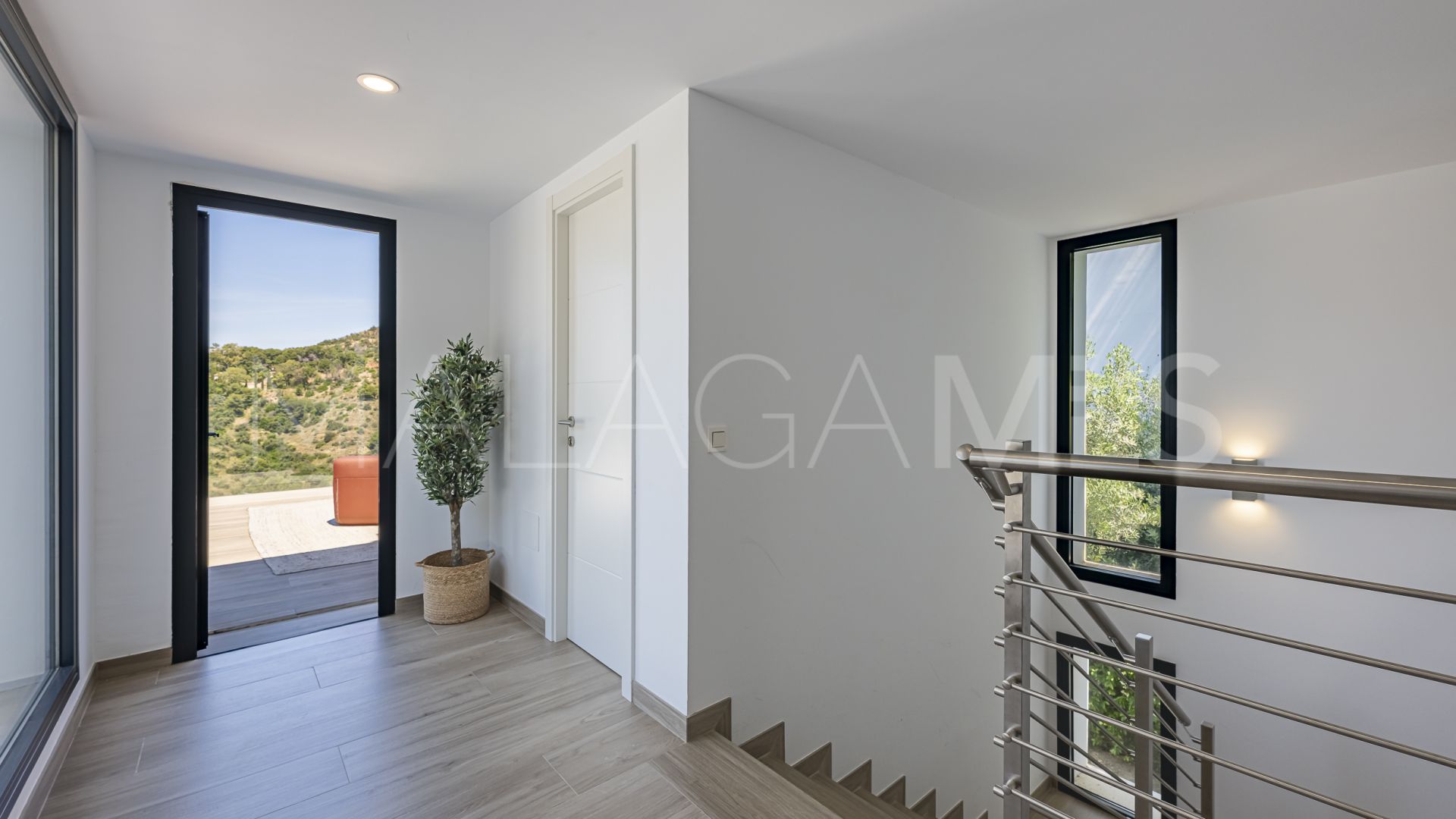 Villa for sale in Pinares de San Antón