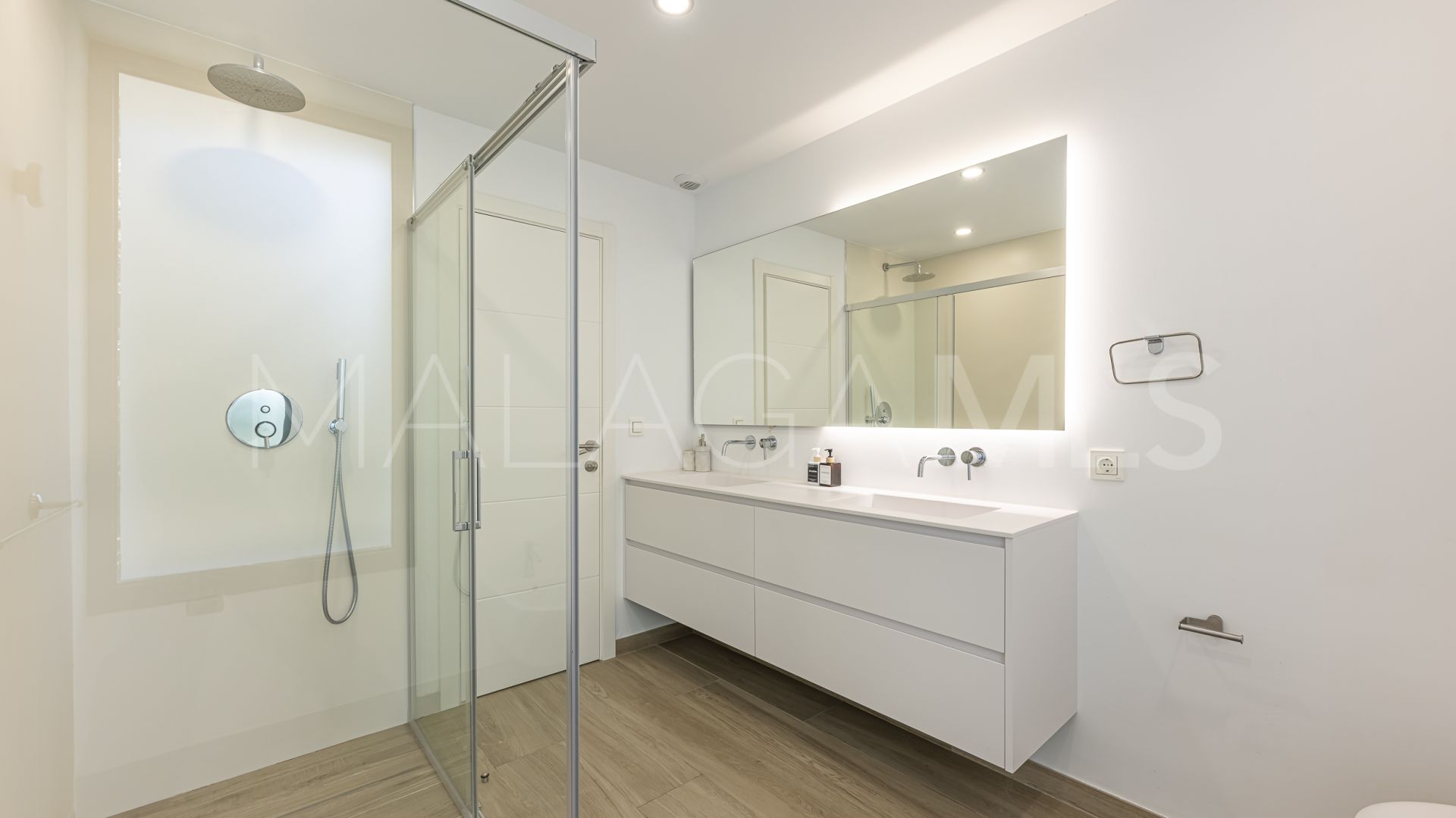 Villa for sale in Pinares de San Antón