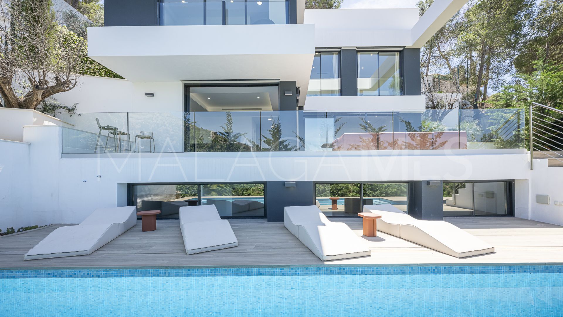 Villa for sale in Pinares de San Antón