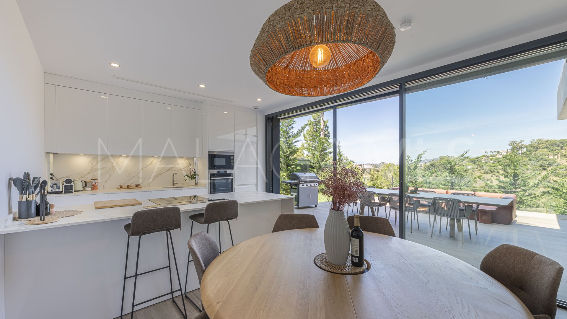 Villa for sale in Pinares de San Antón