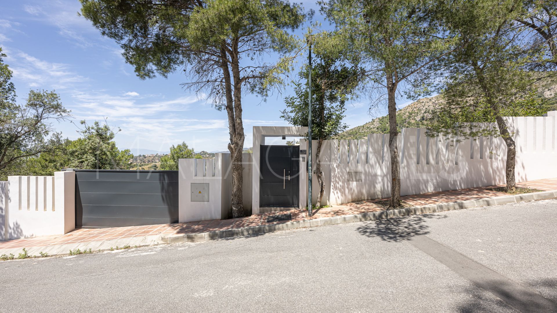 Villa for sale in Pinares de San Antón