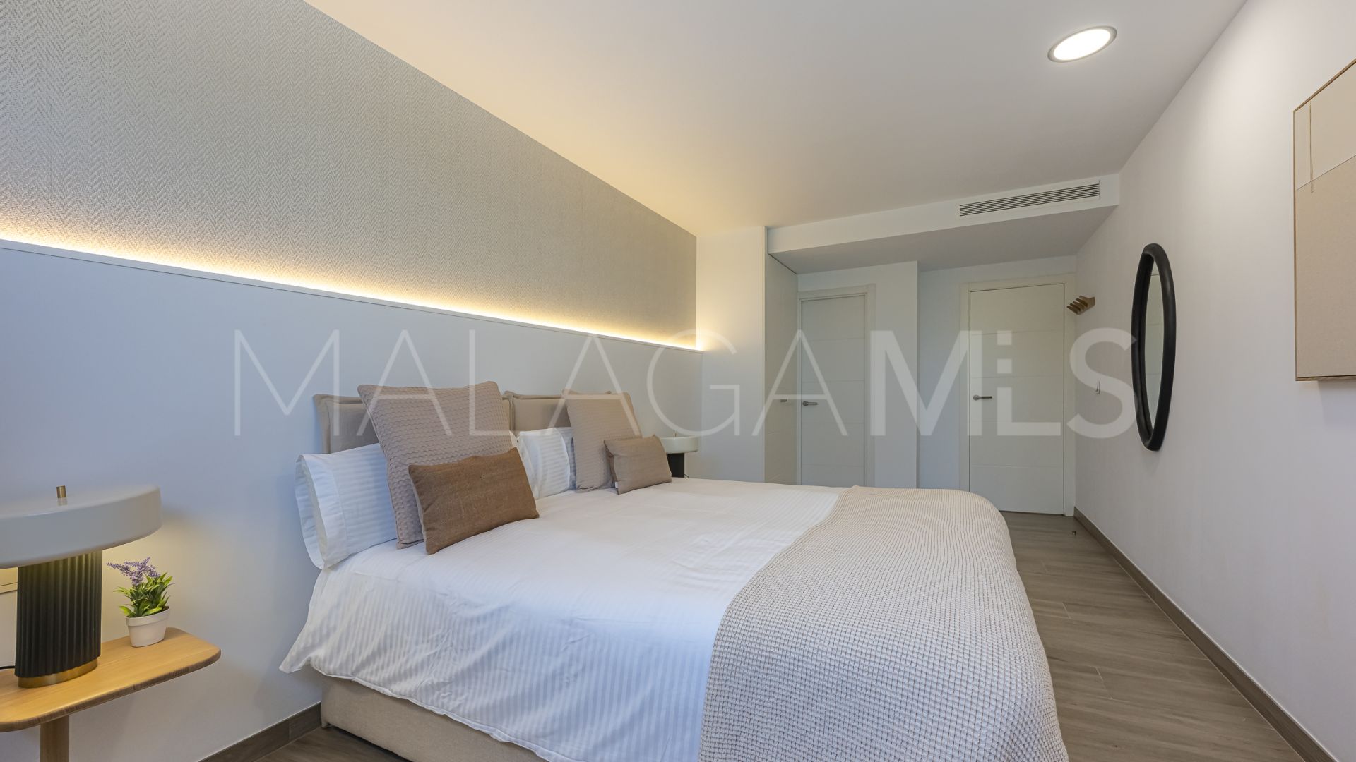 Villa for sale in Pinares de San Antón