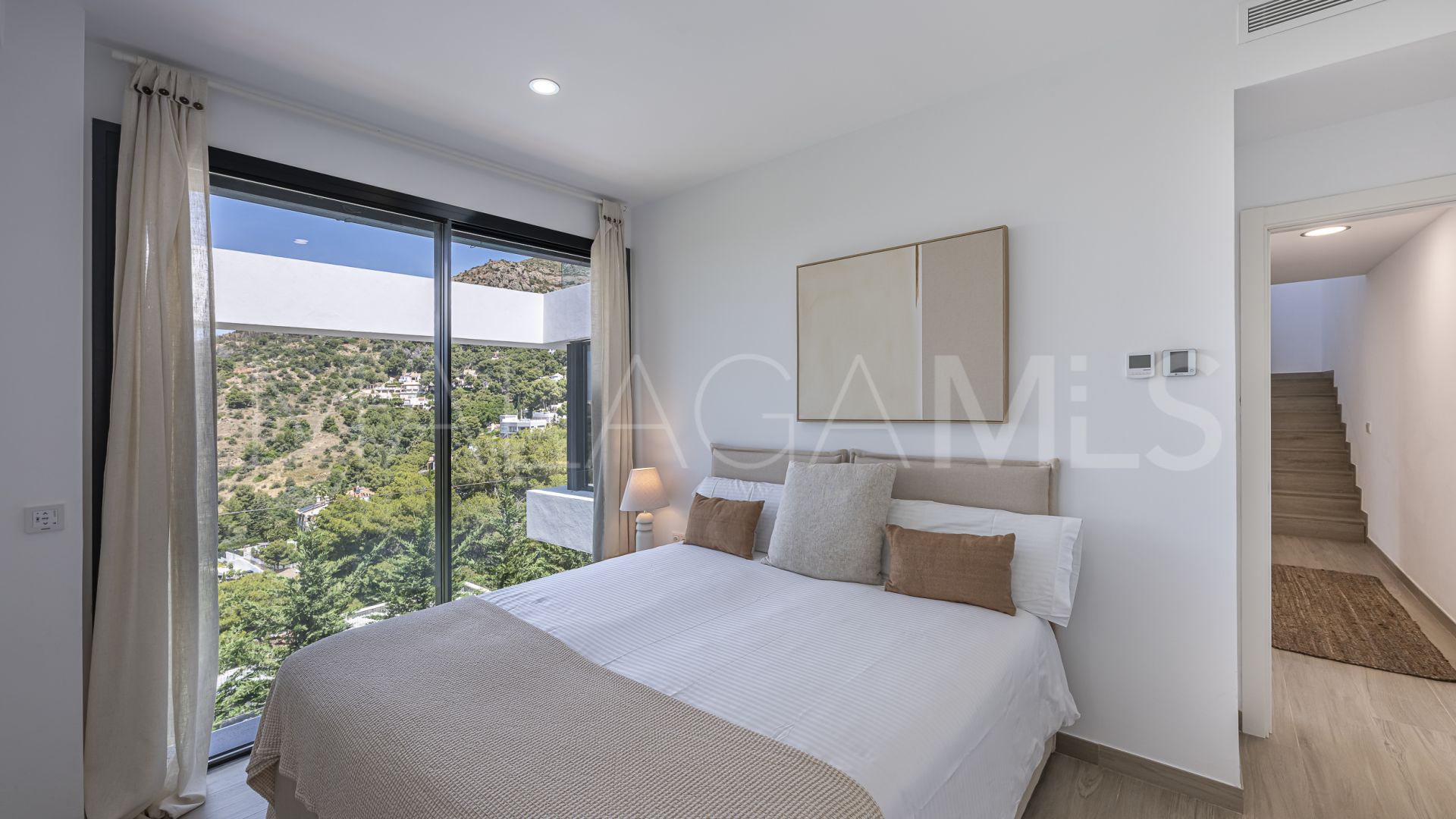 Villa for sale in Pinares de San Antón