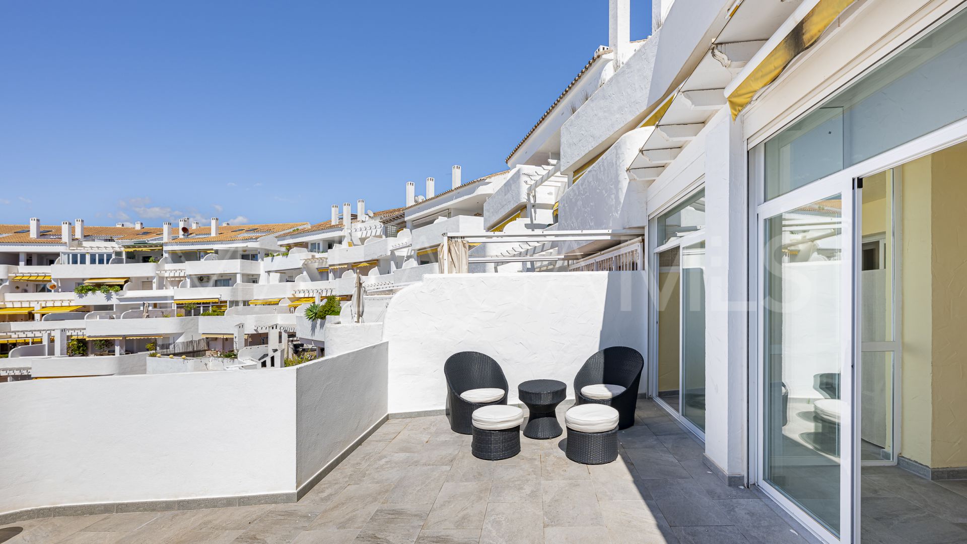 For sale Nueva Andalucia 2 bedrooms apartment