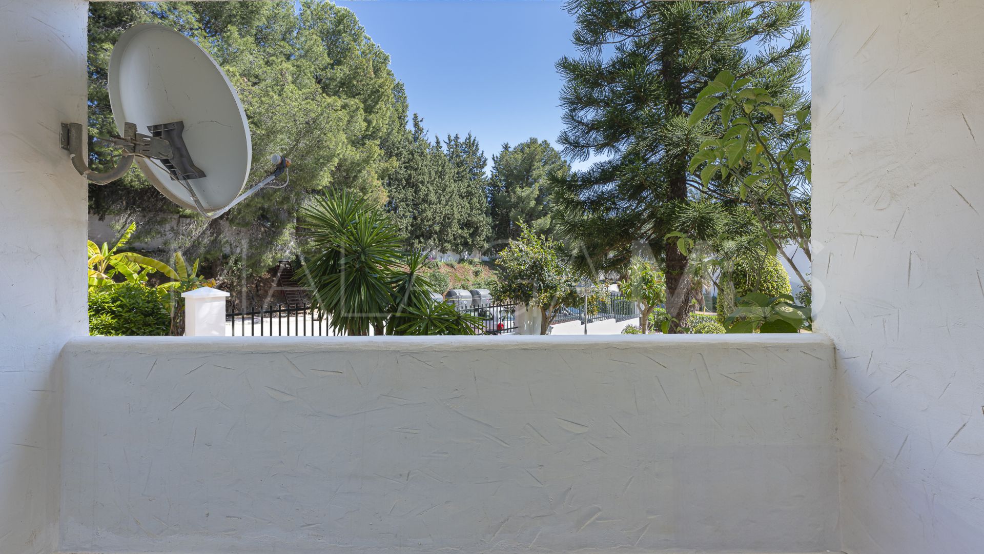 For sale Nueva Andalucia 2 bedrooms apartment