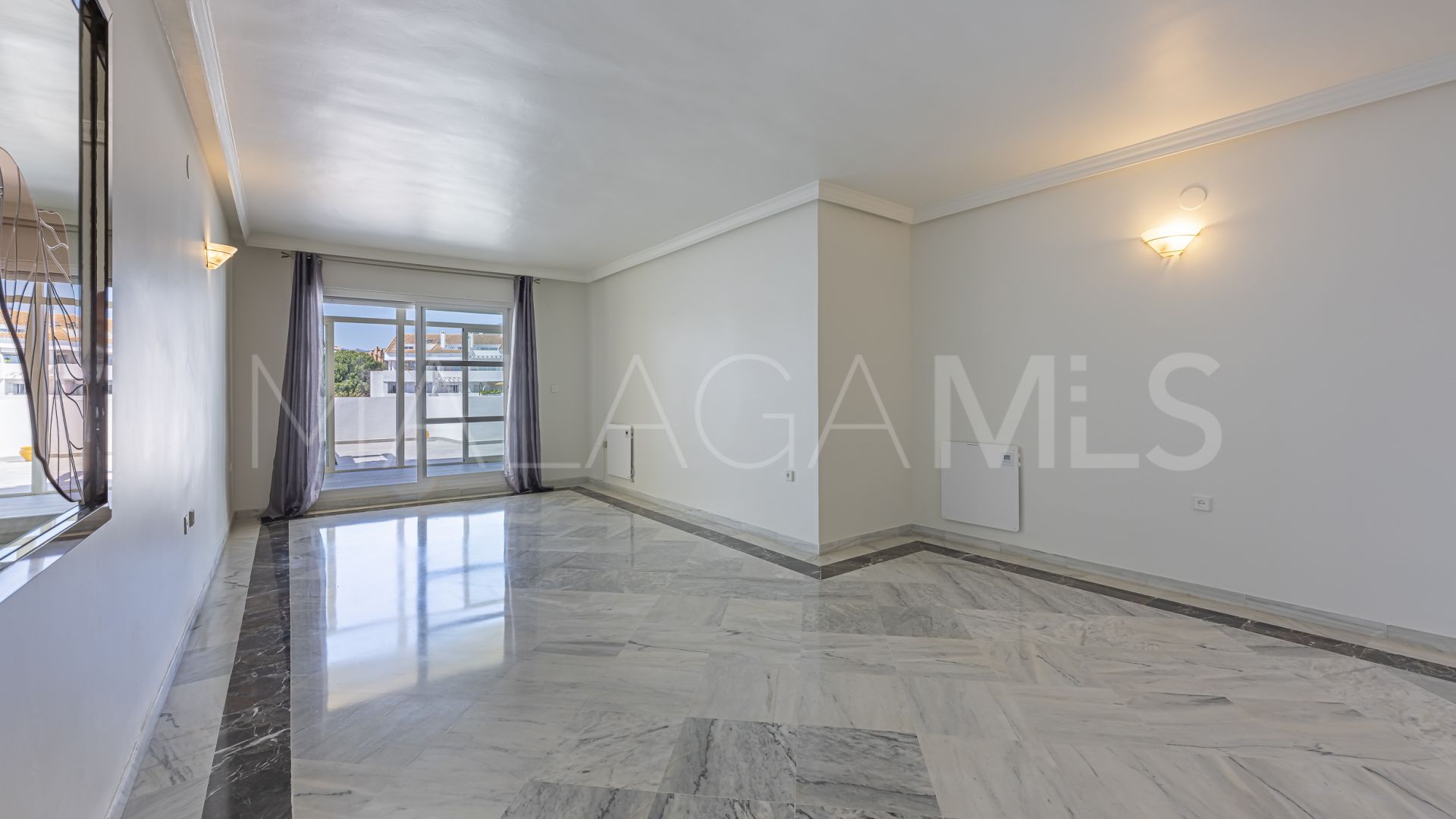 For sale Nueva Andalucia 2 bedrooms apartment