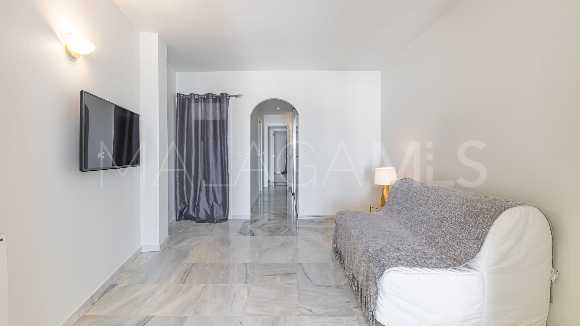 For sale Nueva Andalucia 2 bedrooms apartment
