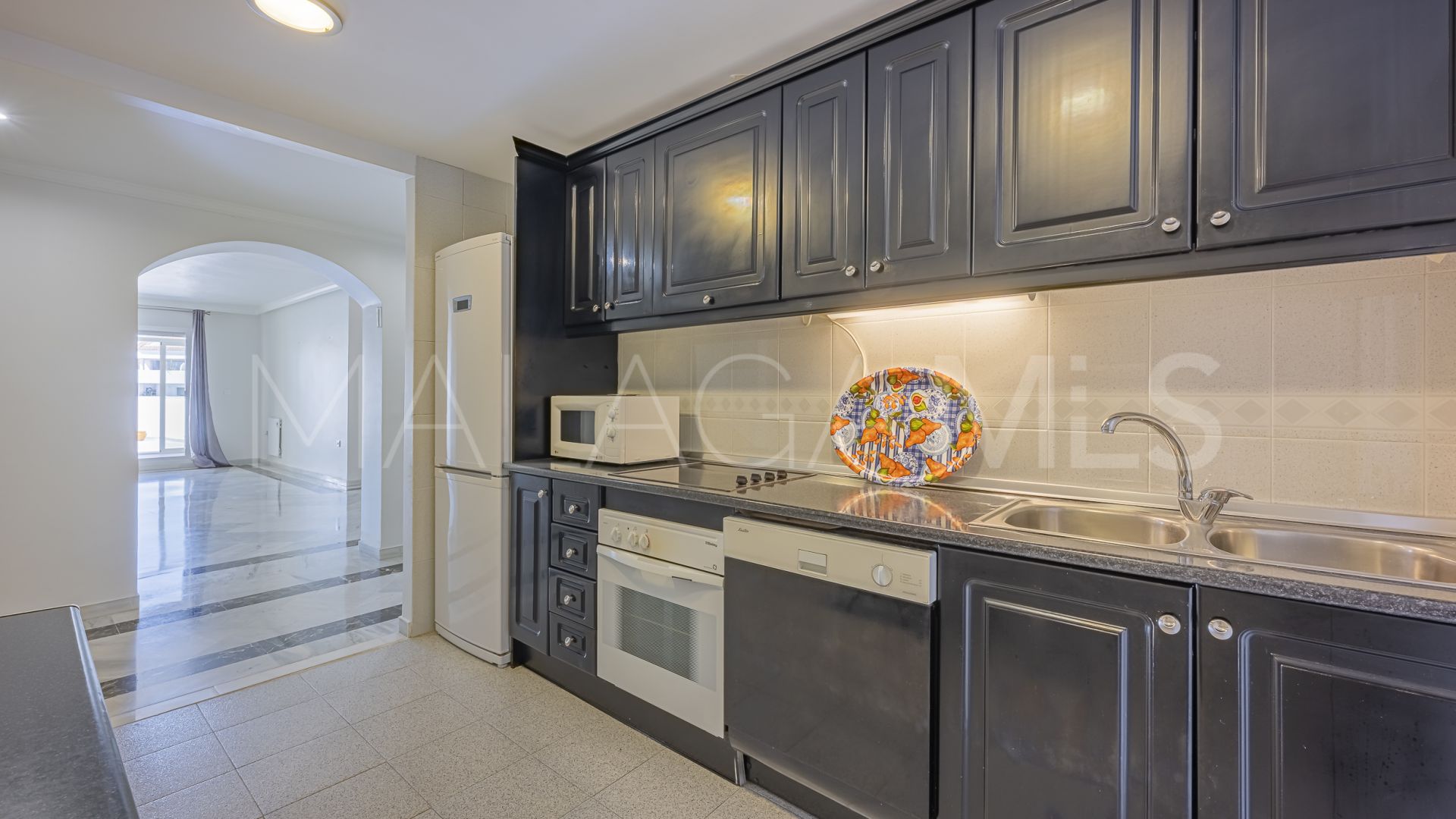 For sale Nueva Andalucia 2 bedrooms apartment