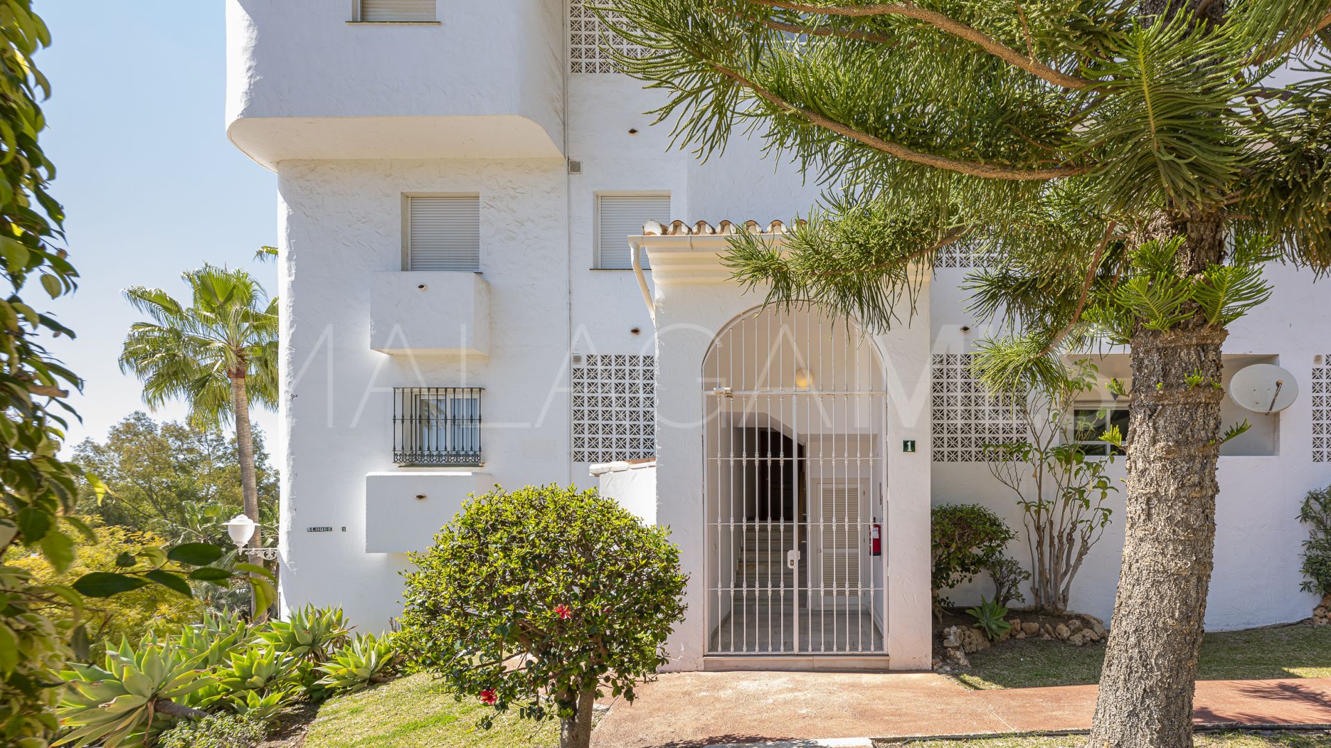 For sale Nueva Andalucia 2 bedrooms apartment