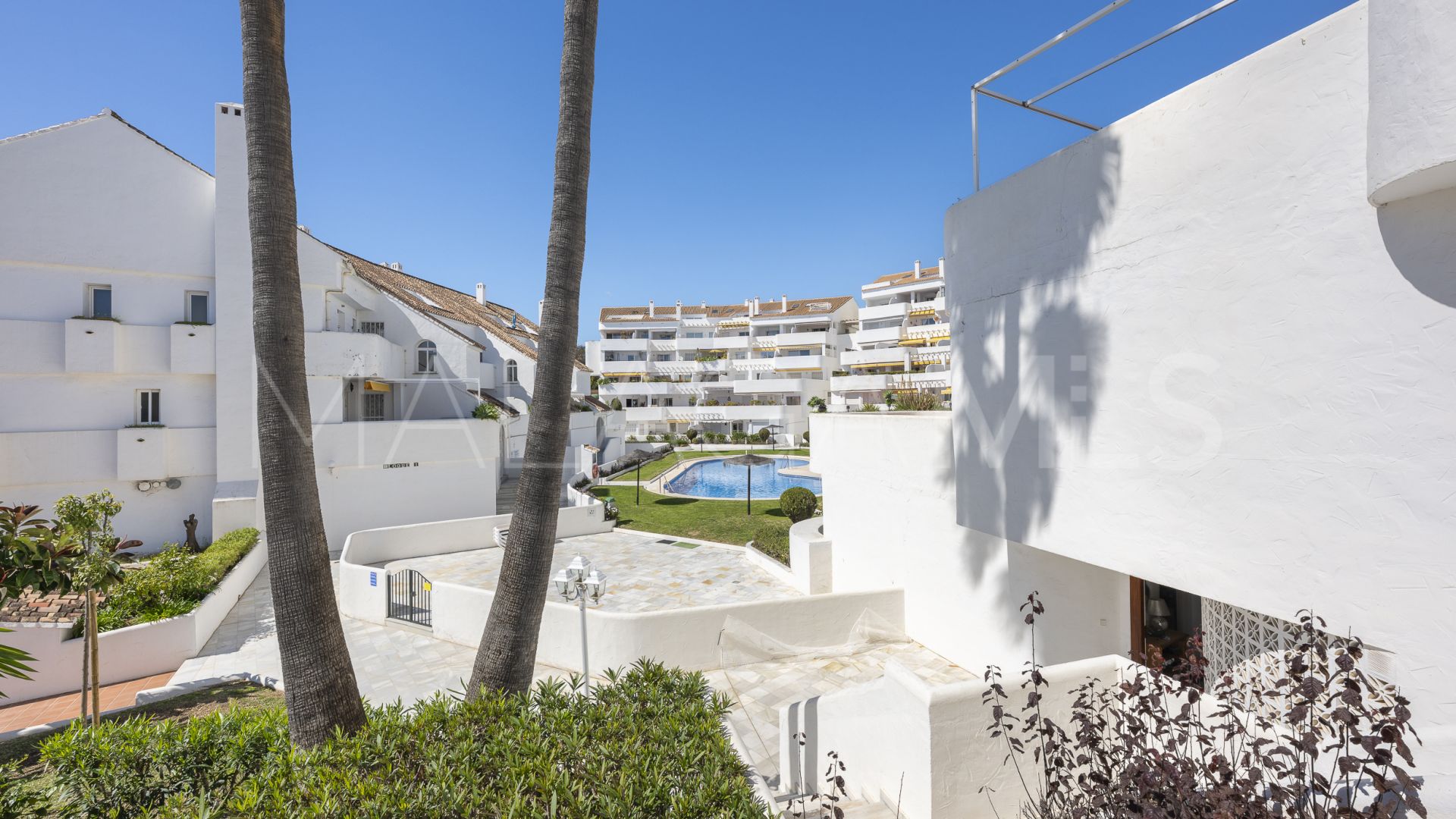 For sale Nueva Andalucia 2 bedrooms apartment