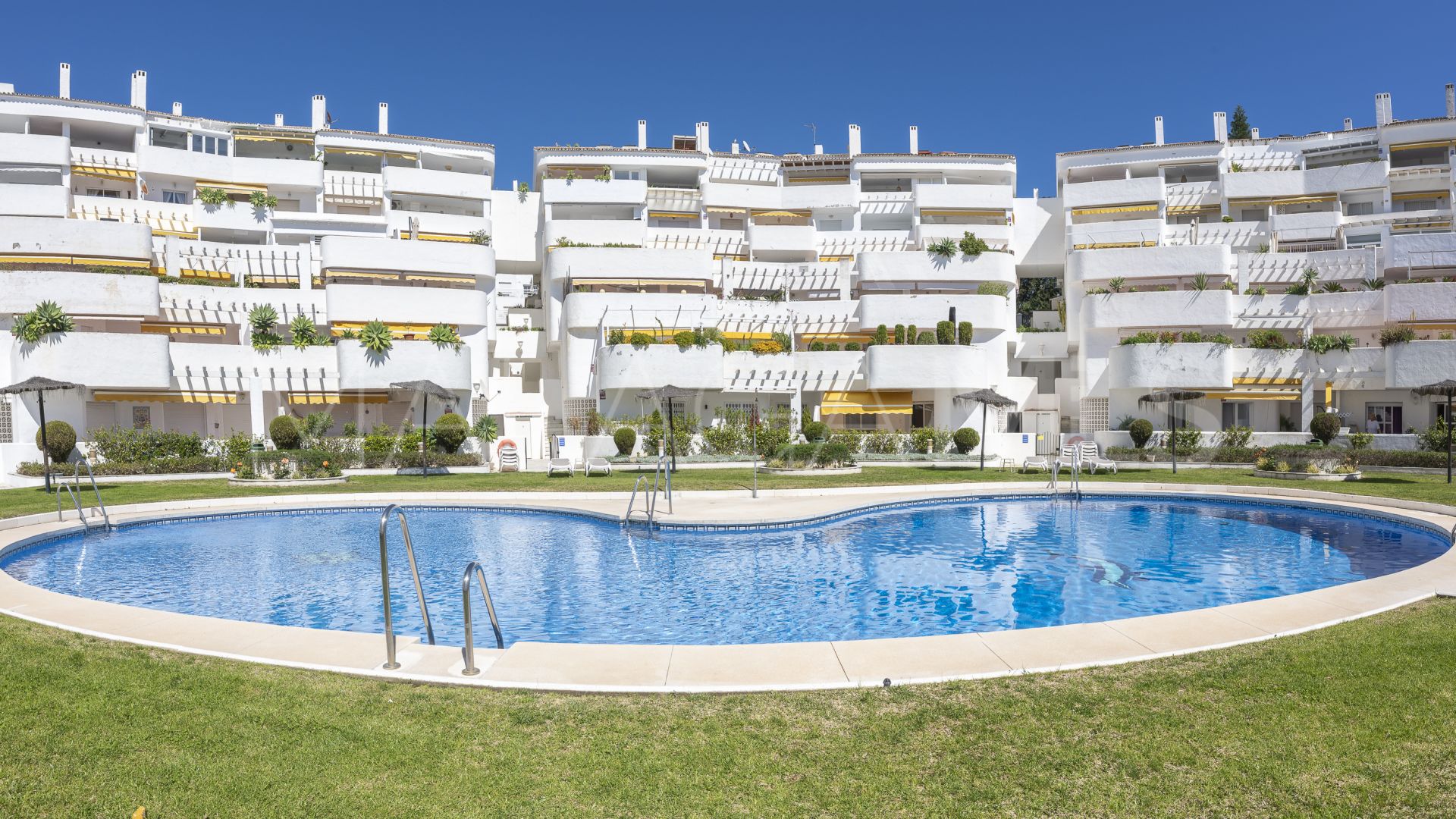 For sale Nueva Andalucia 2 bedrooms apartment