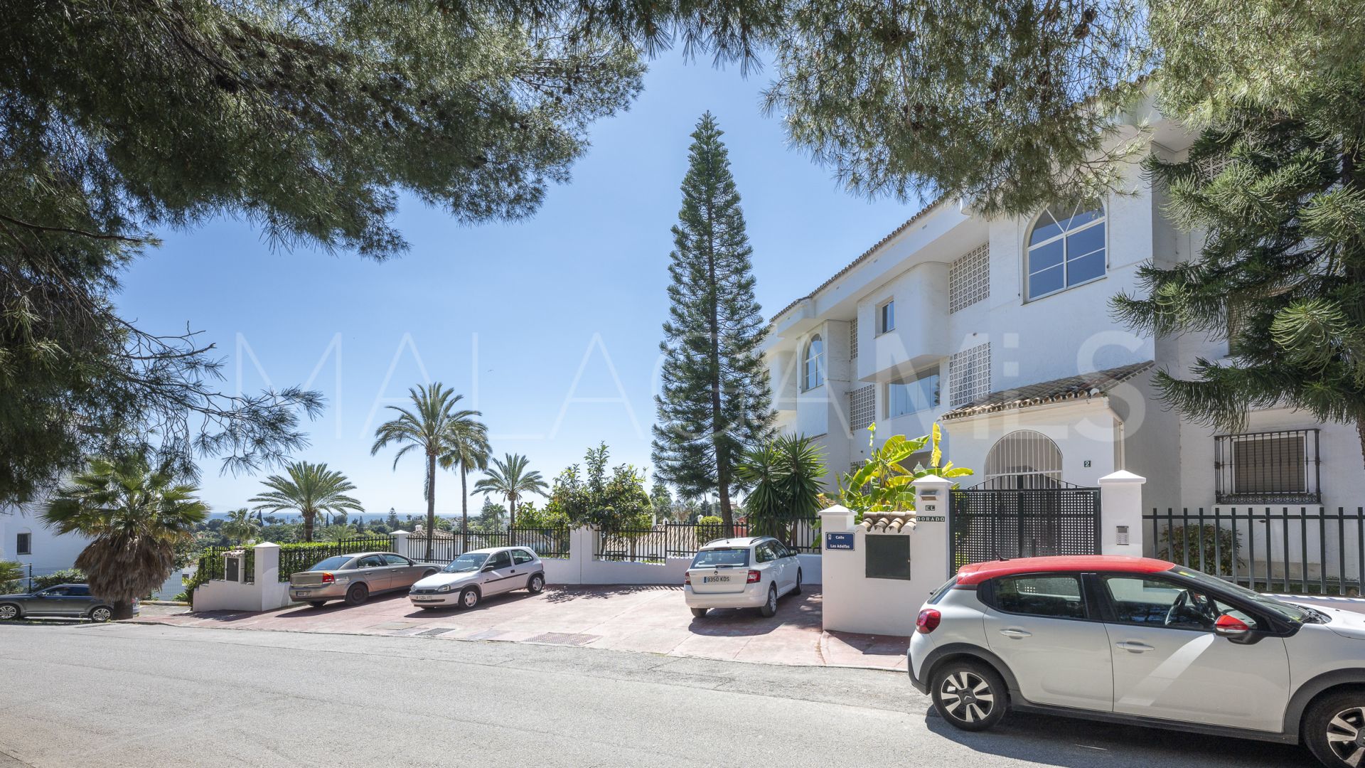 For sale Nueva Andalucia 2 bedrooms apartment