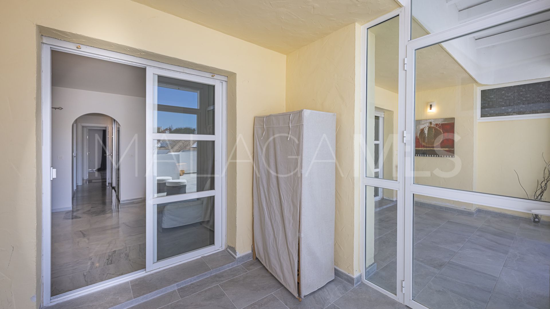 For sale Nueva Andalucia 2 bedrooms apartment