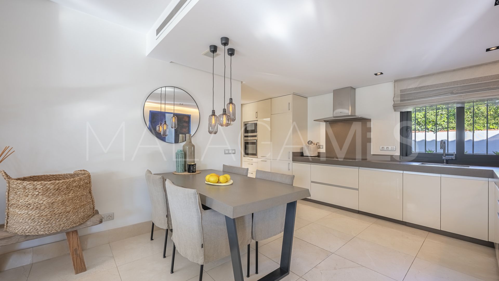 Villa for sale in Marbesa