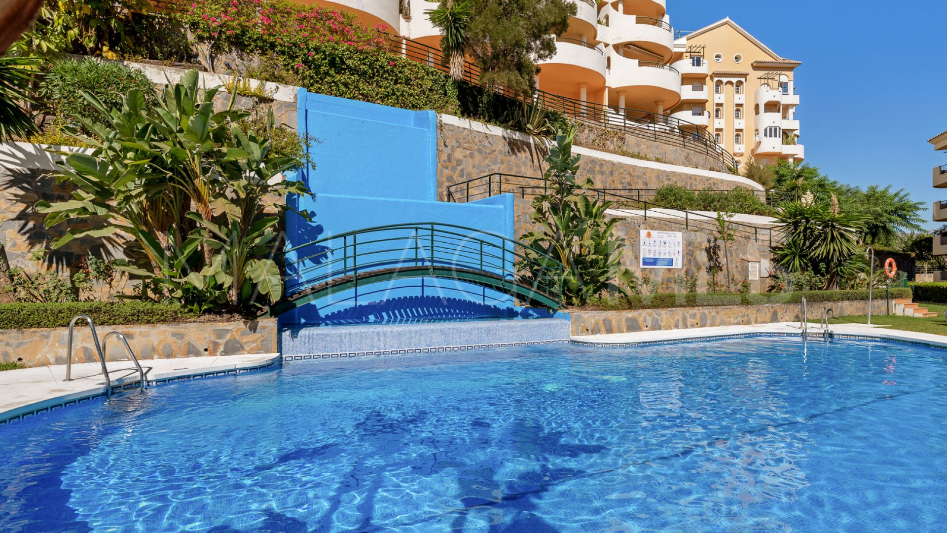 Buy atico duplex in Nueva Andalucia with 3 bedrooms