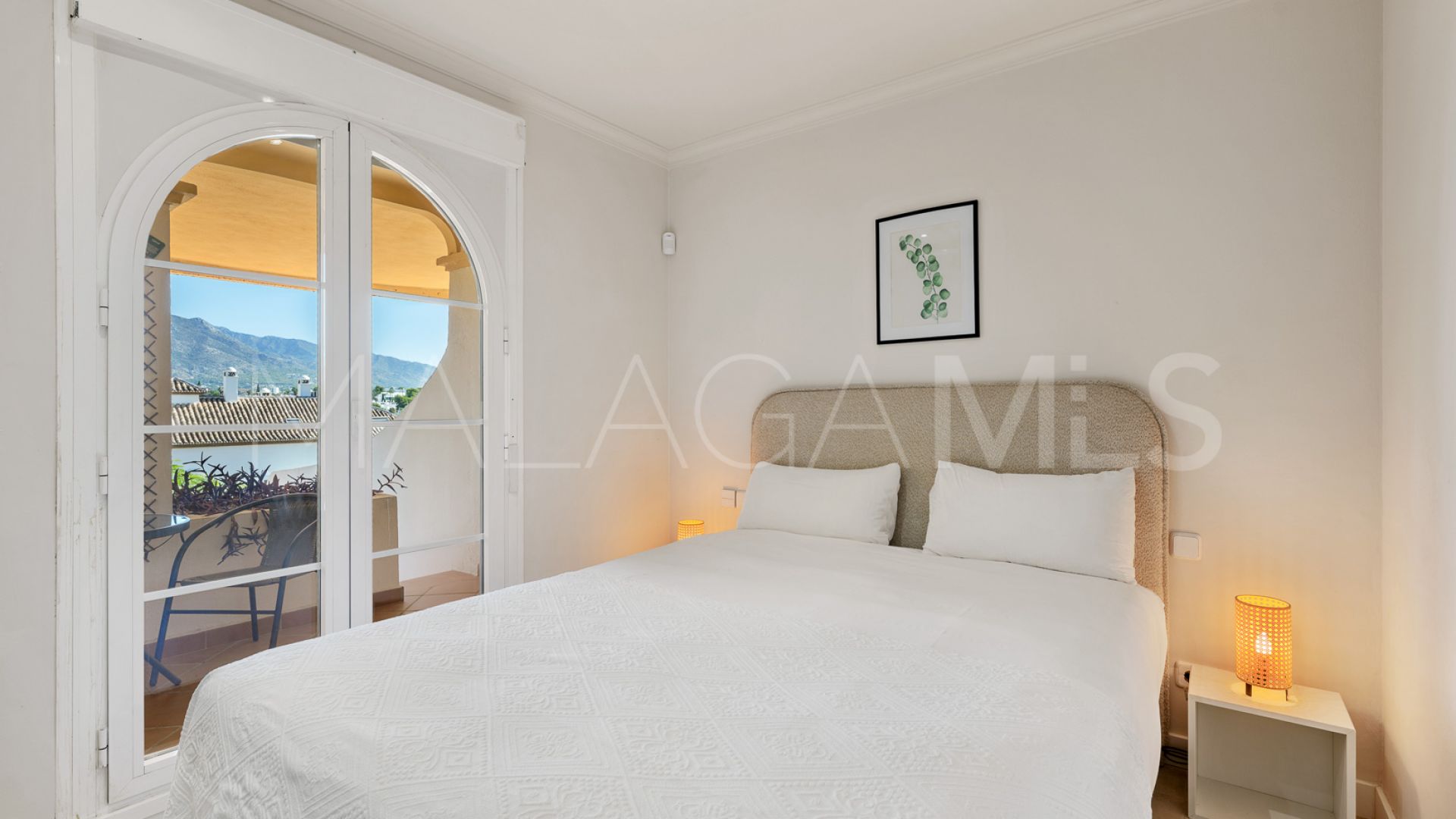 Buy atico duplex in Nueva Andalucia with 3 bedrooms