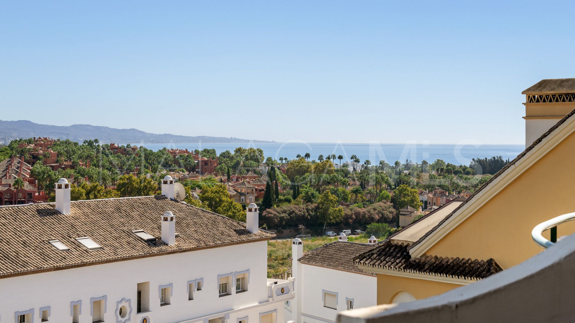 Buy atico duplex in Nueva Andalucia with 3 bedrooms