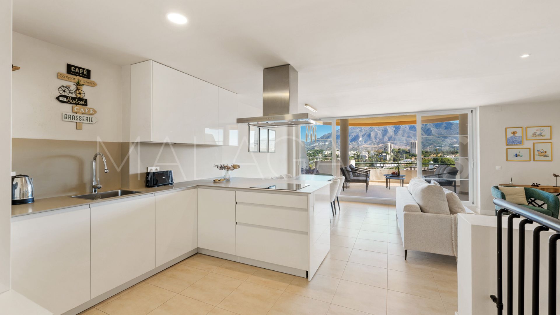 Buy atico duplex in Nueva Andalucia with 3 bedrooms