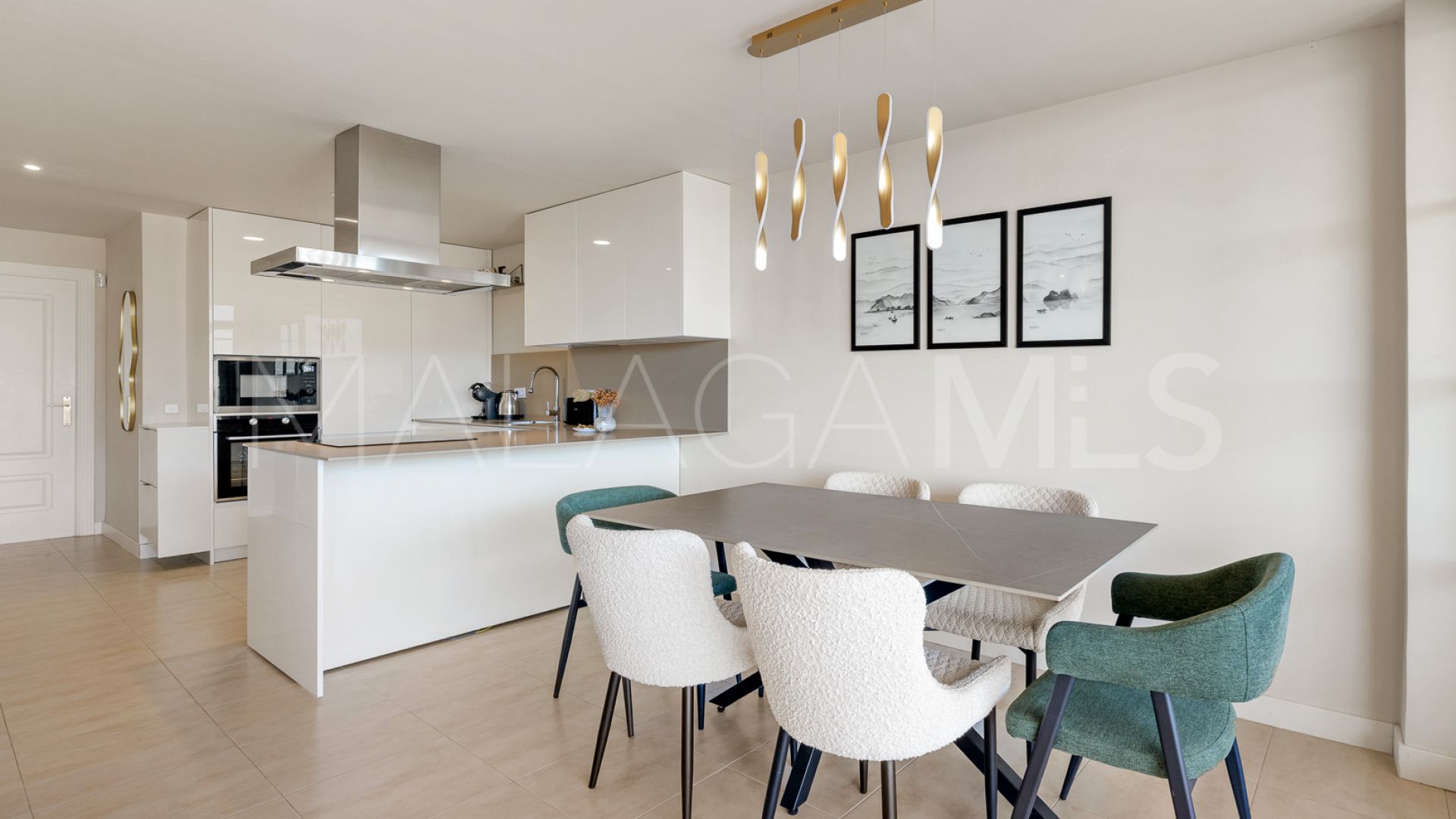 Buy atico duplex in Nueva Andalucia with 3 bedrooms